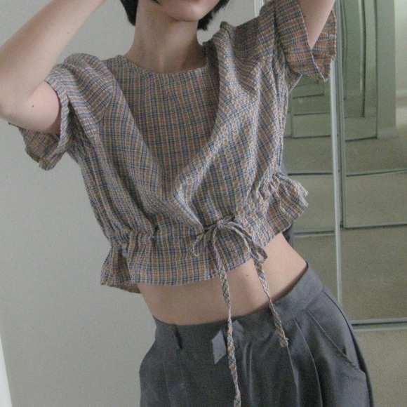 Korean Checkered Puffed Sleeve Blouse with Ribbons - Picture 5 of 10